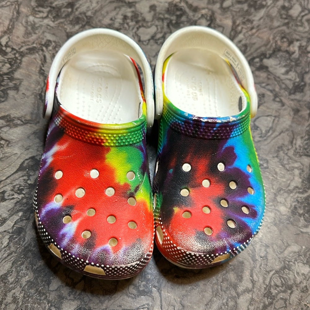 Size C9 Toddler TieDie CROCS